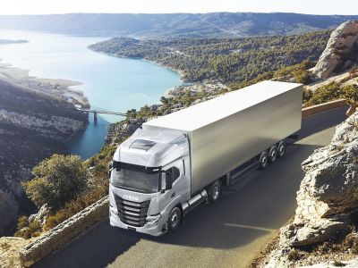 Sattelzug mit 460 PS geht fürs Klima auf die Langstrecke