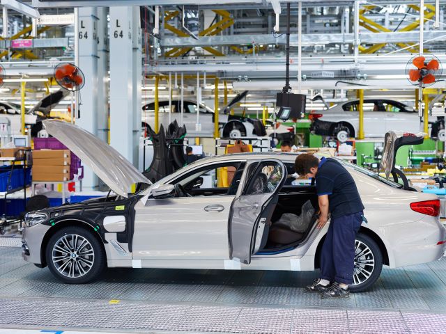 Abkopplung von autoritären Staaten schadet der Autoindustrie - Bild 1