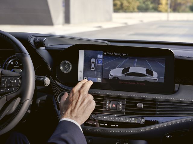 Mehr Konnektivität für den Lexus LS - Bild 1