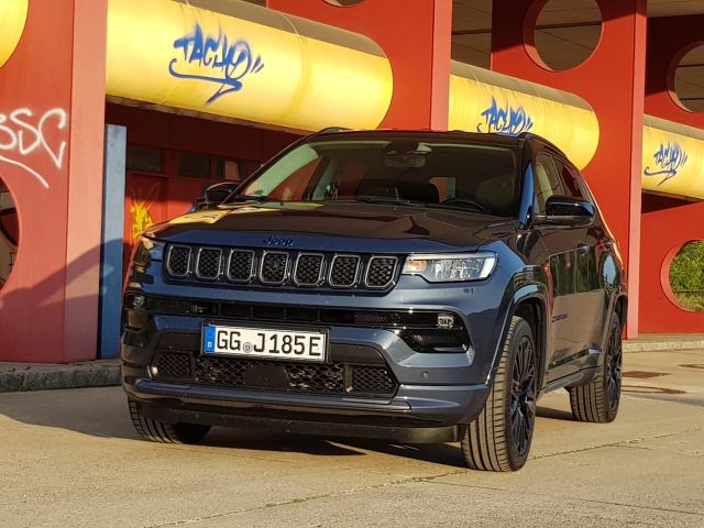 Praxistest Jeep Compass 4xe PHEV: Stadt-Abenteurer mit Offroad-Flair - Bild 1