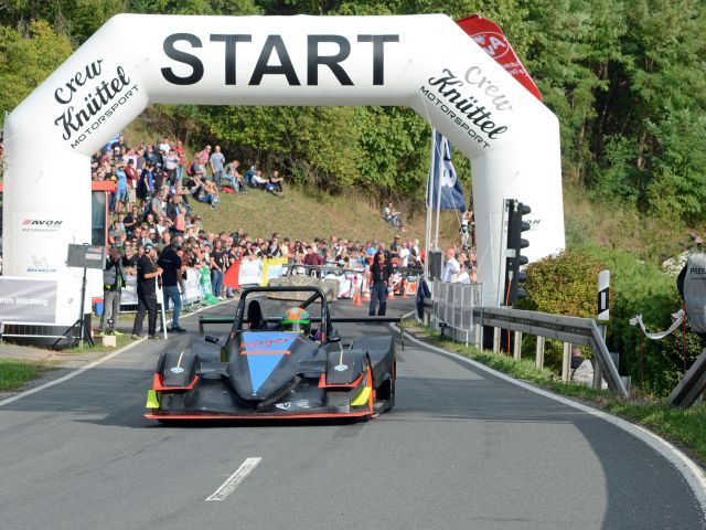 Über 200 Fahrer starten bergauf - Bild 1