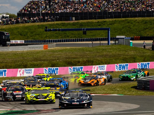 Die DTM startet in Oschersleben in die neue Saison - Bild 1