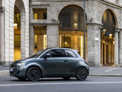Der Fiat 500 Elektro wird zum Haute Couture-Sammlerstück