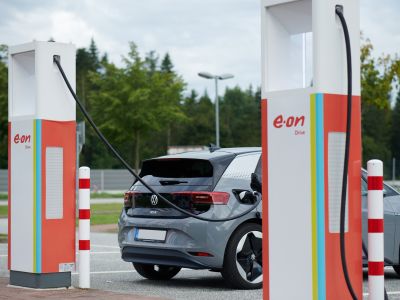 Wo laden E-Fahrer am liebsten?