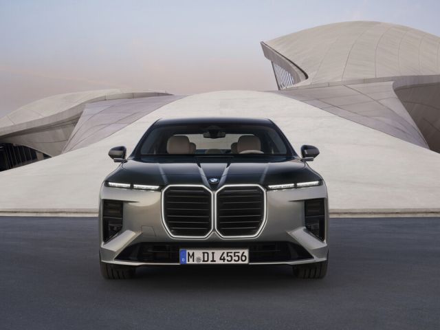 Facelift BMW 7er: Luxus trifft auf "Neue Klasse" - Bild 1