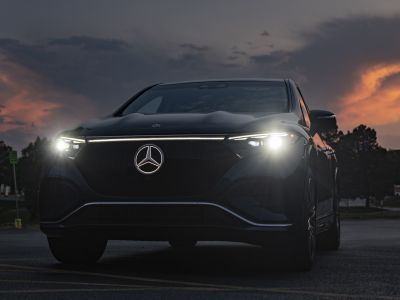 Fahrbericht Mercedes-Benz EQS SUV: Mehr Platz, mehr Gelände