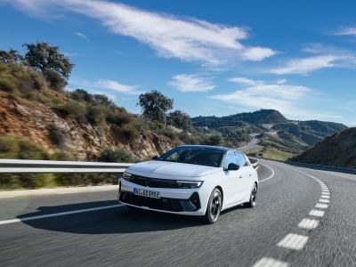 Fahrbericht Opel GSe: Teilzeitstromer mit Traditionsabzeichen