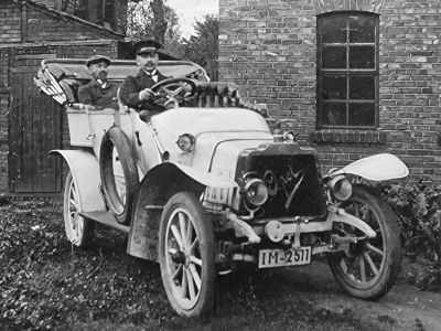 Zum Führerschein mit ein paar Runden auf dem Hof