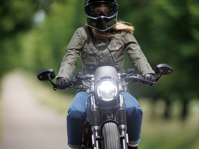 Stilecht unterwegs wie früher –  nur sicherer - Bild 1