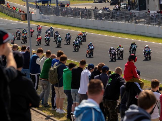 Rennreiches Wochenende in Oschersleben - Bild 1