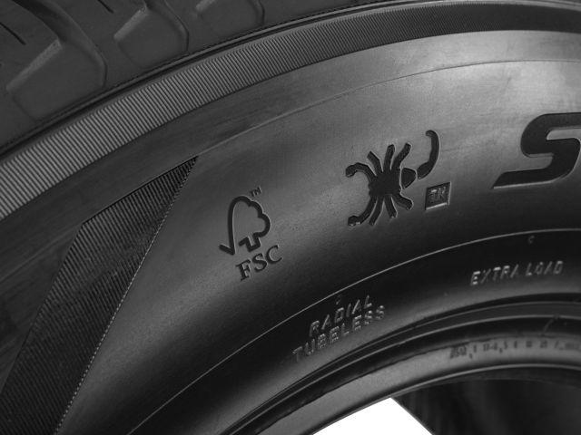 JLR führt FSC-zertifizierte Naturgummireifen ein - Bild 1