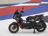 Aprilia SR GT im Renndress - Bild 4