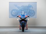 Eine Ducati in blauen Linien - Bild 4