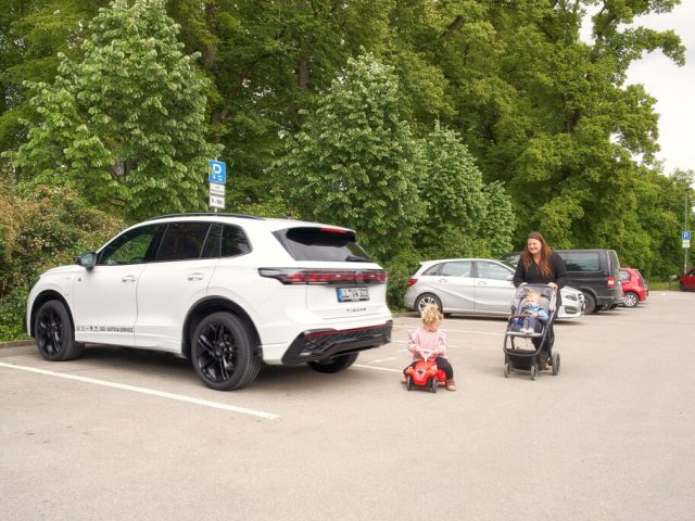 Der ADAC sieht Nachholbedarf bei rückwärtigen Notbremsassistenen - Bild 1