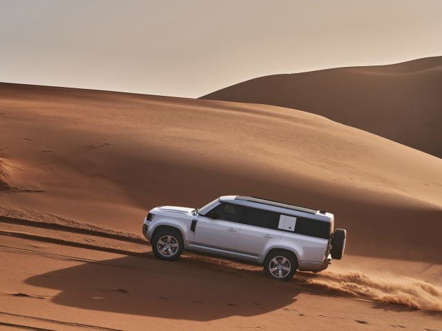 Der Land Rover macht Platz für acht - Bild 1