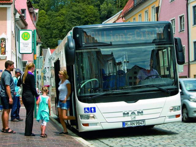 Jeder Dritte wünscht sich bessere ÖPNV-Anbindung - Bild 1