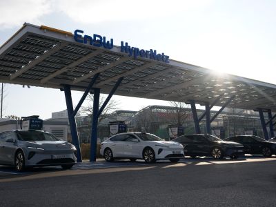 Schnellladeparks werden zu Wechselstationen