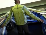 Eine Jacke greift Merkmale des Peugeot Inception Concept auf - Bild 5