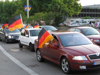 EM 2024: Angeschnallt und alkoholfrei im Autokorso