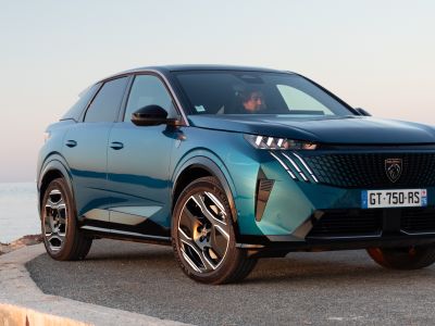 Peugeot E-3008 und E-5008 mit klassenbester Reichweite