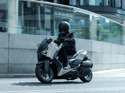 Yamaha X-Max gipfelt nun im Tech Max plus