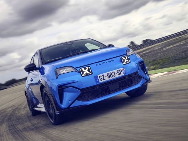 Alpine lädt zur Blauen Nacht - Bild 1