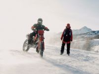 Ducati geht unter die Skifahrer