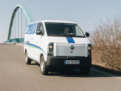 Ari senkt die Preise für zwei Transporter