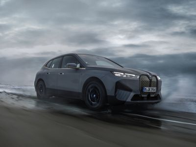 BMW bringt im Sommer den iX mit 619 PS
