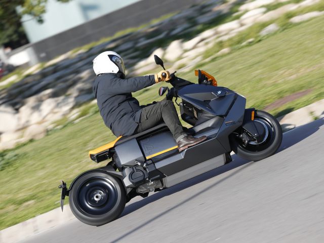 Fahrbericht BMW CE 04: Der „Wow“- und „Huuiii“-Effekt - Bild 1