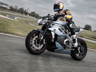 Prototyp der Triumph TE-1 schließt Testfahrten ab