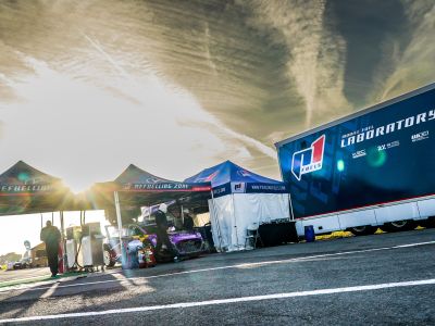 Es kann losgehen: Klima-Sprit vor der Einführung