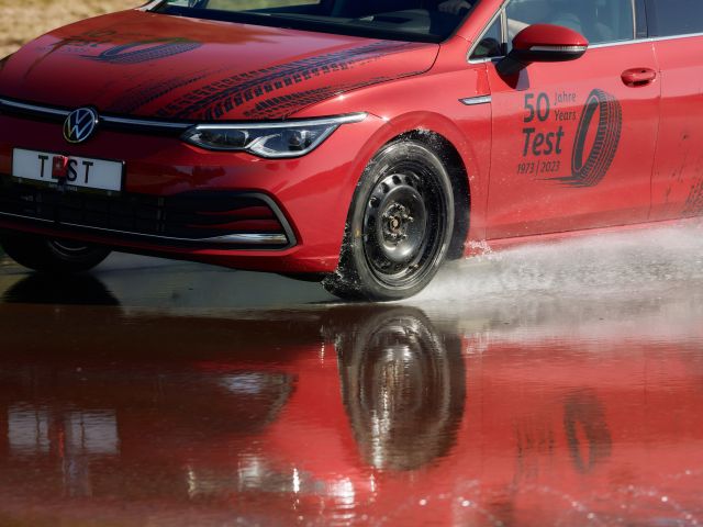 Der ADAC testet 50 Sommerreifen - Bild 1