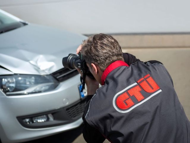 Ratgeber: Was tun nach einem Unfall? - Bild 1