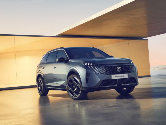 Der Peugeot E-5008 kann bestellt werden - Bild 1