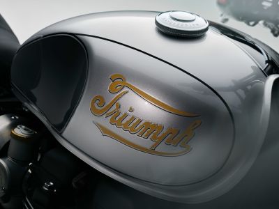 Triumph im Zeichen des Schriftzugs von 1907
