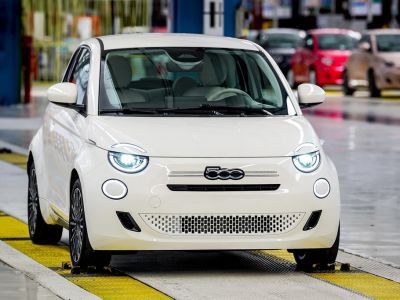 Fiat beginnt mit Vorserienfertigung des neuen 500 Hybrid