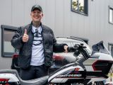 Harley-Davidson schenkt Gönrgy ein Custombike ein - Bild 3