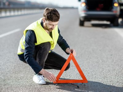 Ratgeber: Was gehört im Urlaubsland ins Auto?