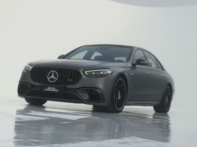 Der Mercedes-AMG S 63 legt die Latte ein Stück höher