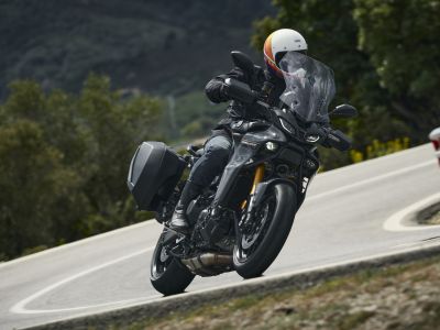 Fahrbericht Yamaha Tracer 9 GT : Weltneuheit an Bord