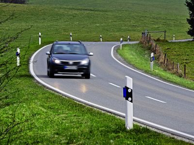Auto bleibt für Menschen im Alltag unverzichtbar