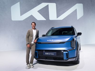 Rafael Nadal fährt Kia EV9