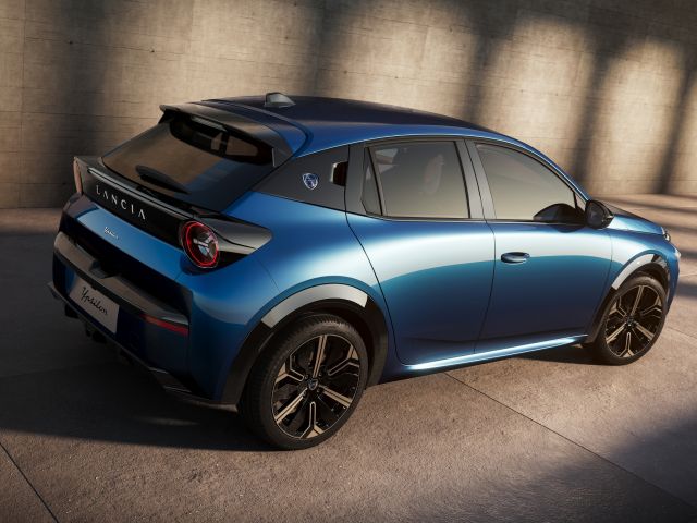 Edel-Stromer trifft Luxusmöbel - Bild 1