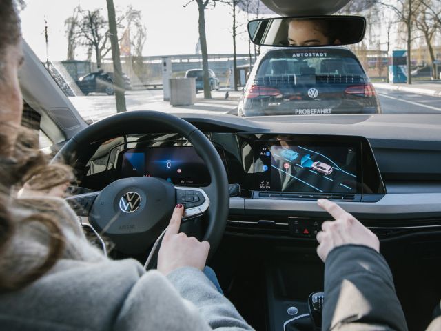 Ab 7. Juli hat jeder Neuwagen elektronische Helfer am Start - Bild 1