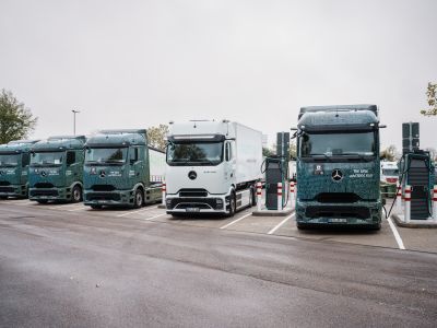 Sechs neue Schnellladesäulen für Lastwagen