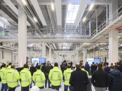 Richtfest für neue Batteriefertigung