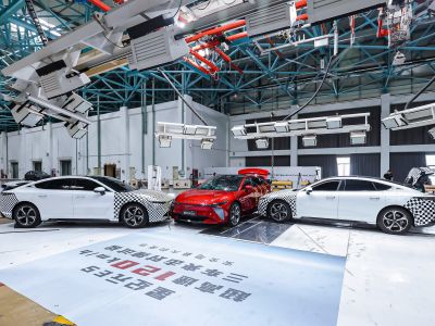 Chery crasht mit 120 km/h