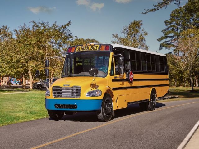 Elektrischer Schulbus rollt in die zweite Generation - Bild 1