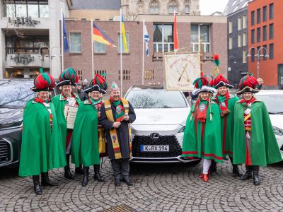 Toyota fährt im Karneval mit